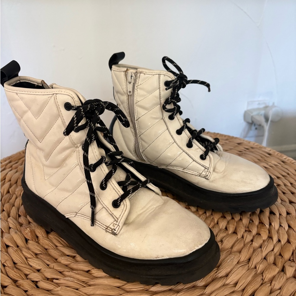 Wonder Nation Kids Quilted Boots - Cream and Black